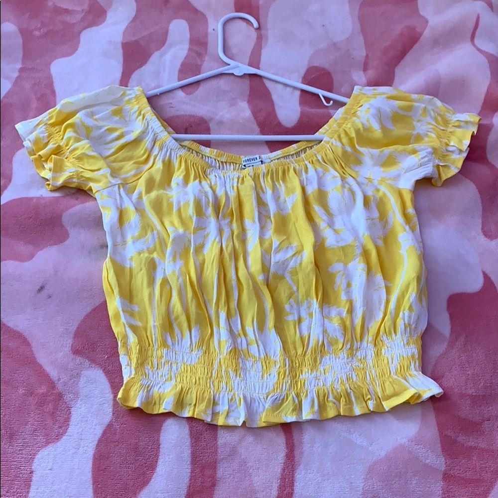 Crop  top off shoulder